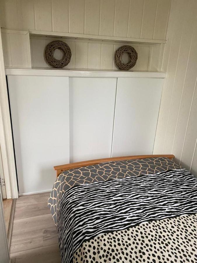 Bungalow Scheldezicht In Zeeland Dicht Bij Zee Scherpenisse Exterior foto