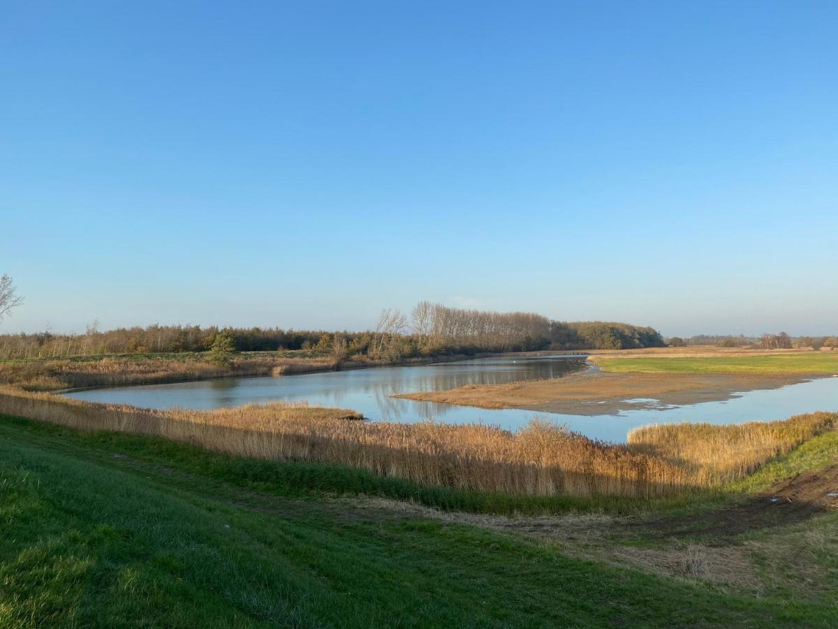Bungalow Scheldezicht In Zeeland Dicht Bij Zee Scherpenisse Exterior foto